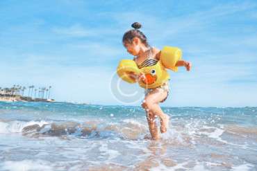 How to Make Sure Your Child is Safe at a Beach